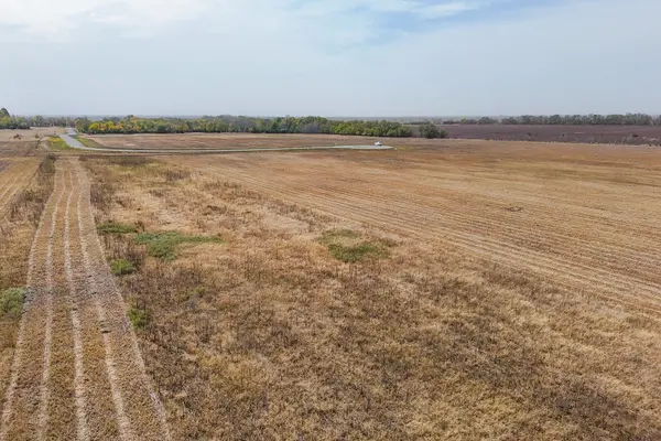 8 7-/ Acres On Sw 220th, Douglass, KS 67039