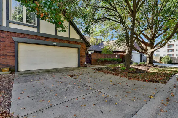 2025 N Broadmoor, Wichita, KS 67206