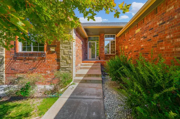 230 S Bordeulac St, Wichita, KS 67230