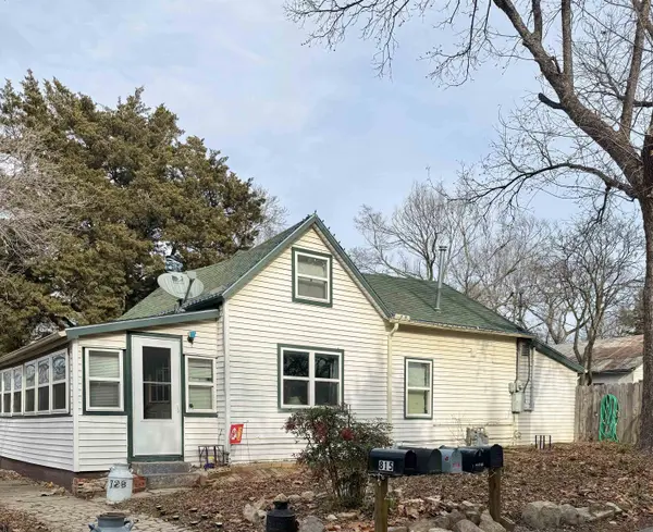 728 S Forrest St, Douglass, KS 67039