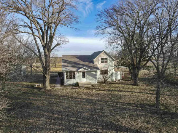 22584 2100 Rd, Chanute, KS 66720
