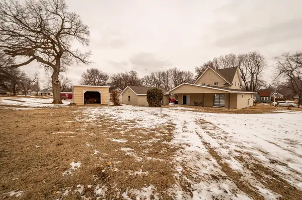 602 Locust St, Miltonvale, KS 67466