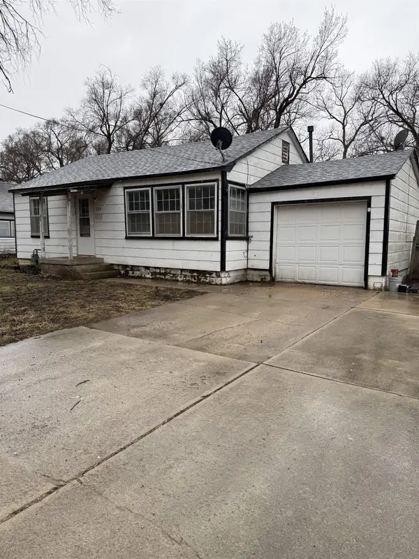 739 N Bluff St,  Augusta,  KS 67010