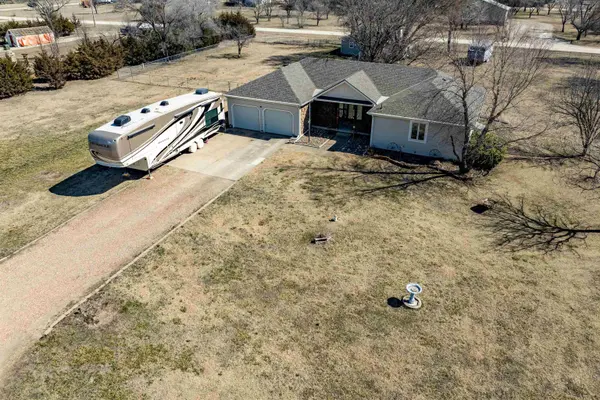 9608 SW Pine Rd, Andover, KS 67002
