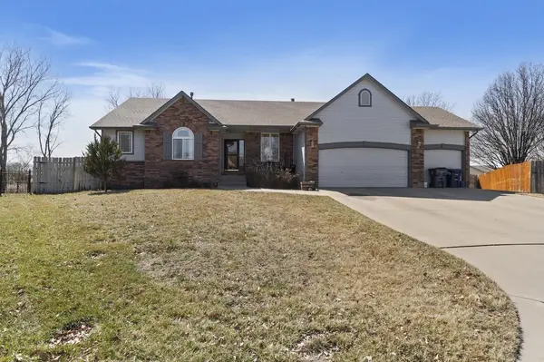 307 W Waterford Ct, Andover, KS 67002
