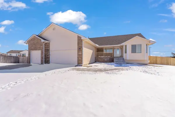 12347 E Willowgreen Ct, Wichita, KS 67207