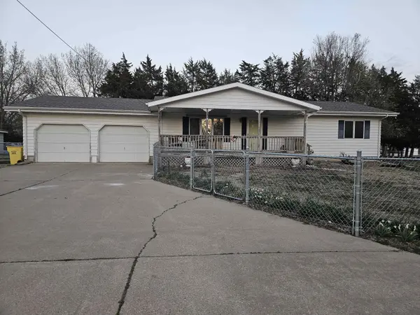 310 N Poplar St,  Solomon,  KS 67480