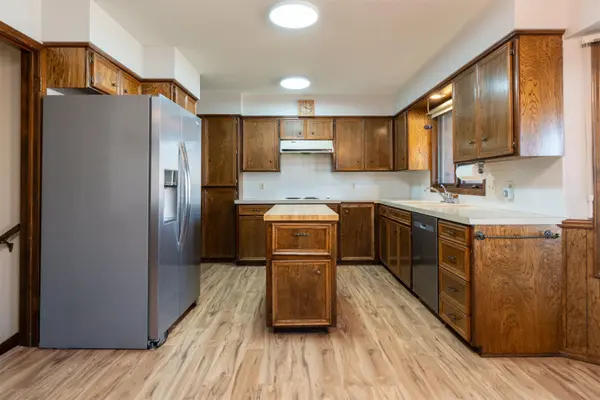 1024 S Burrus St, Wichita, KS 67207