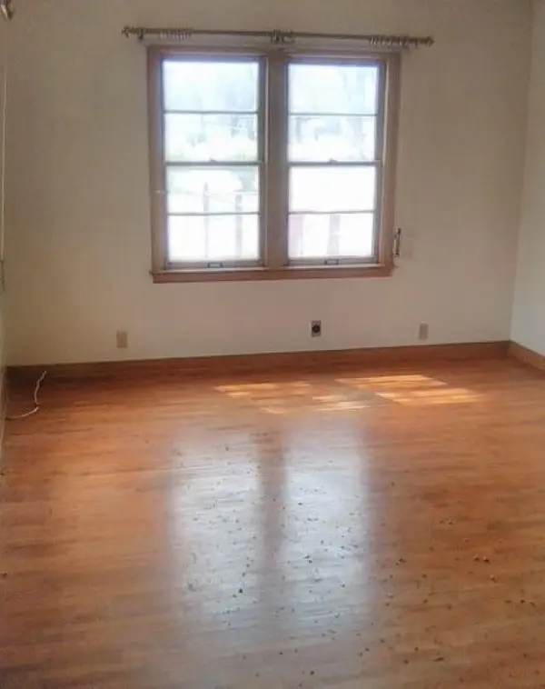 1303 N 5th Street, Arkansas City, KS 67005