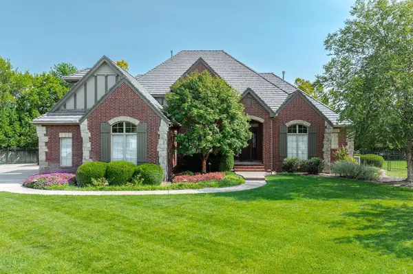 2110 N Keeneland Ct, Wichita, KS 67206