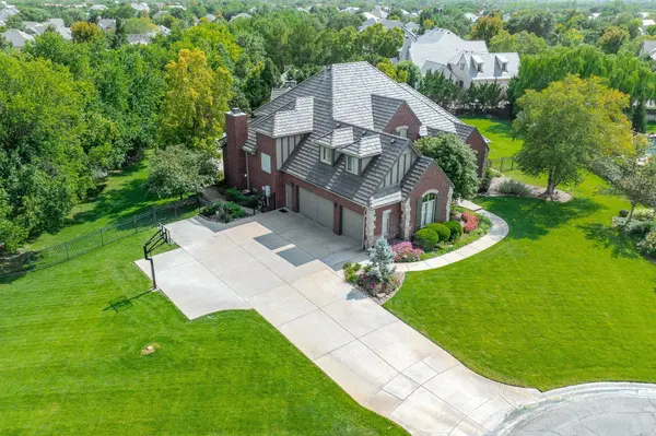 2110 N Keeneland Ct, Wichita, KS 67206