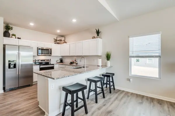 2860 S Maize Ct, Wichita, KS 67215