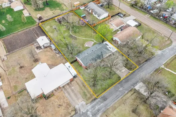 2749 N Clarence Ave, Wichita, KS 67204