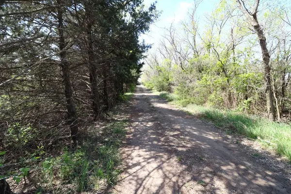9901 E 103rd St South,  Mulvane,  KS 67110