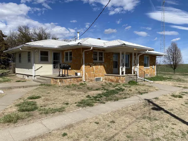 987 N 55th Rd, Glasco, KS 67445