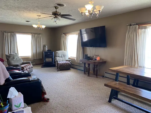 987 N 55th Rd, Glasco, KS 67445