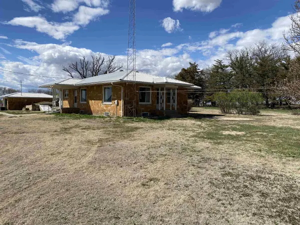 987 N 55th Rd, Glasco, KS 67445