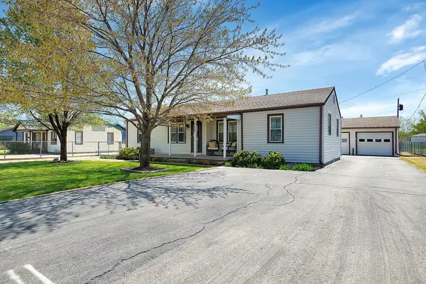 711 E 56th St S, Wichita, KS 67216