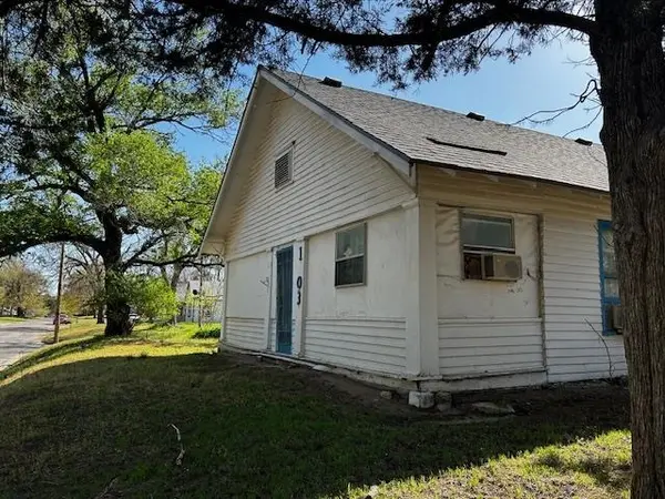 1003 N 7th St, Arkansas City, KS 67005