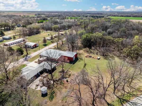 419 S Howard St, Arlington, KS 67514