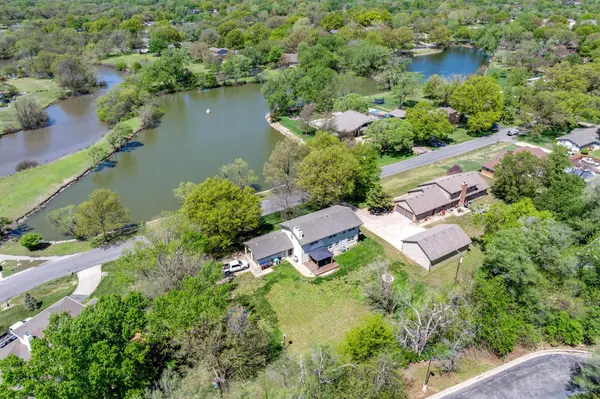 626 S Hidden Valley Dr, Wichita, KS 67209