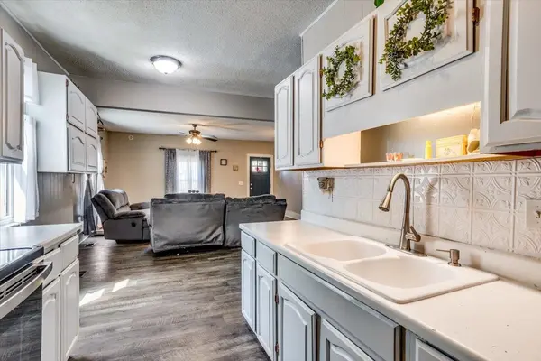 1520 Broadway St, Winfield, KS 67156