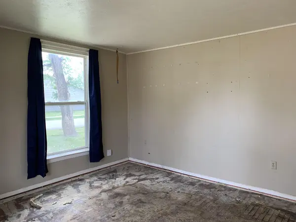 301 N Cedar St, Goddard, KS 67052