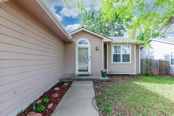 237 W Hunter St, Derby, KS 67037