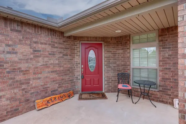 3613 Lakeshore Dr, Winfield, KS 67156