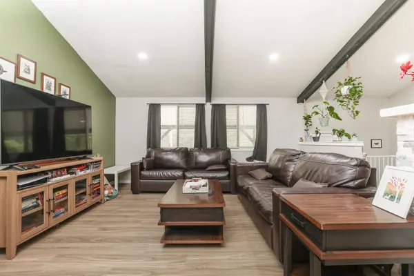 9 Regal Crescent St, North Newton, KS 67117