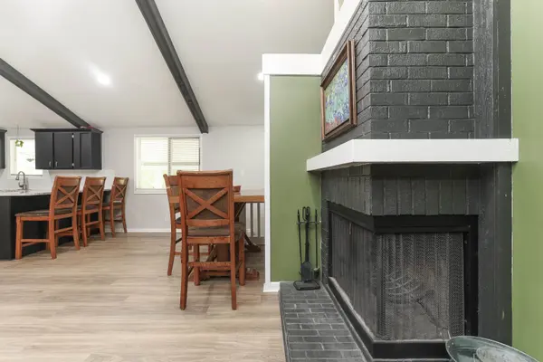 9 Regal Crescent St, North Newton, KS 67117