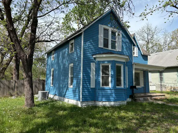 432 W Broadway, Newton, KS 67114