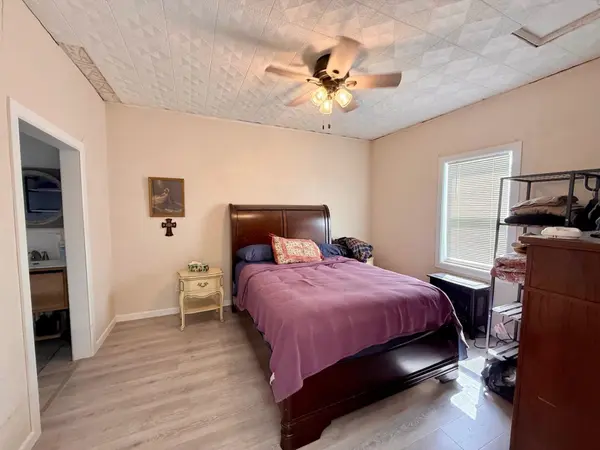 514 S Main St, Caldwell, KS 67022