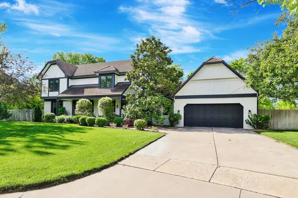 756 N Stagecoach Ct, Wichita, KS 67230