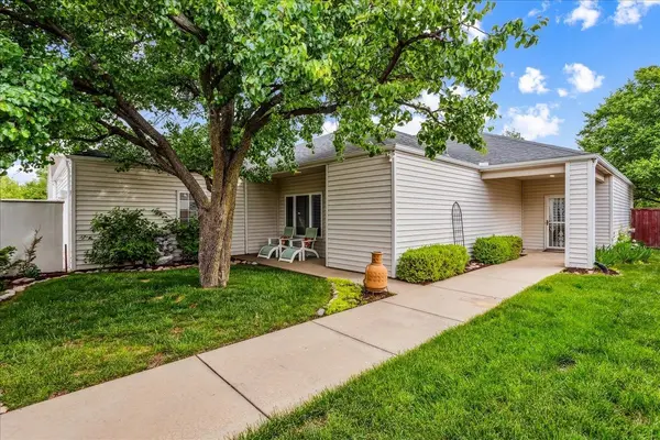 822 N Glenmoor Dr, Wichita, KS 67206