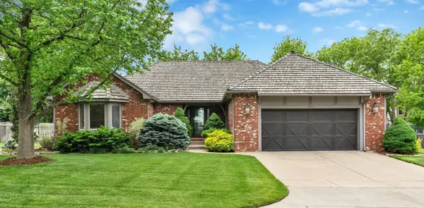 812 N Cypress Ct, Wichita, KS 67206