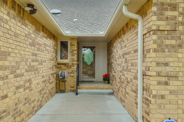 14606 E Killarney Cir, Wichita, KS 67230-8702
