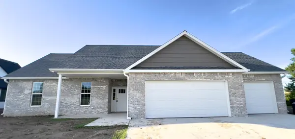 138 Castle Pines Dr, Arkansas City, KS 67005