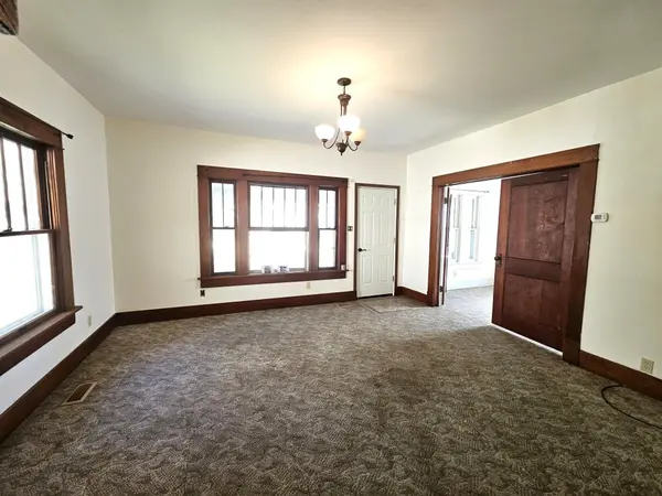 811 E 13th Ave, Winfield, KS 67156