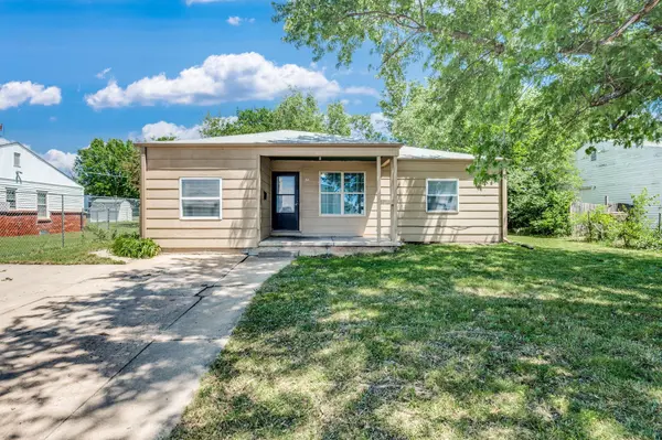 2518 N Grove St, Wichita, KS 67219