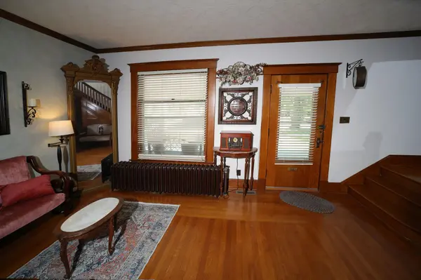 326 E 3rd, Newton, KS 67114