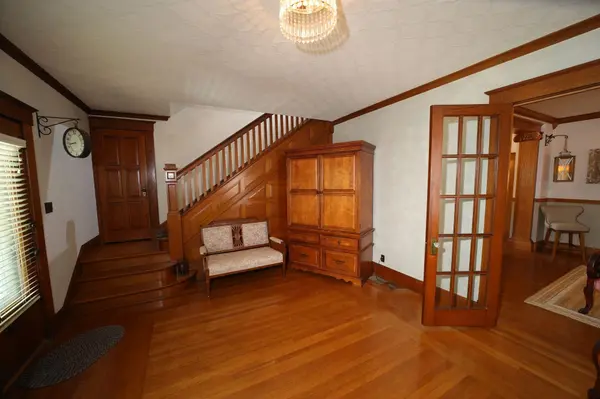 326 E 3rd, Newton, KS 67114