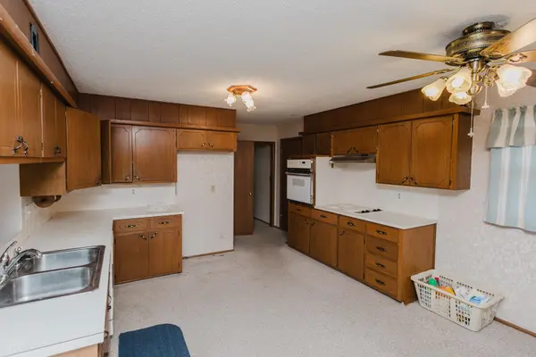 1300 S Fieldcrest, Wichita, KS 67209