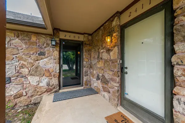 2409 N Bramblewood, Wichita, KS 67226