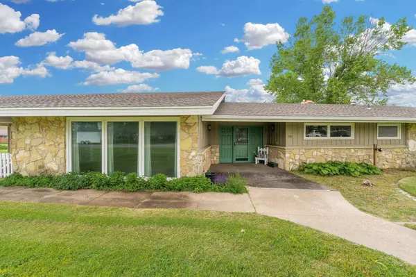 201 W Juniper St, Hillsboro, KS 67063
