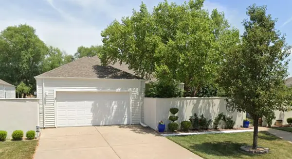 806 N Woodridge, Wichita, KS 67206