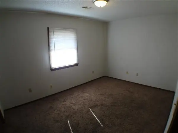 306 N Baehr St, Wichita, KS 67212