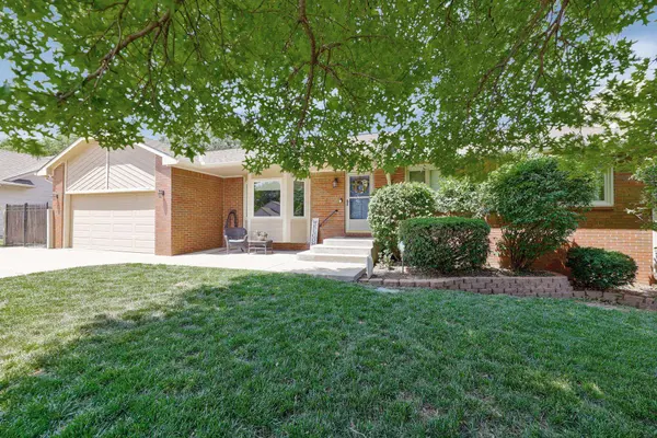 1113 N Ridgecrest, Derby, KS 67037