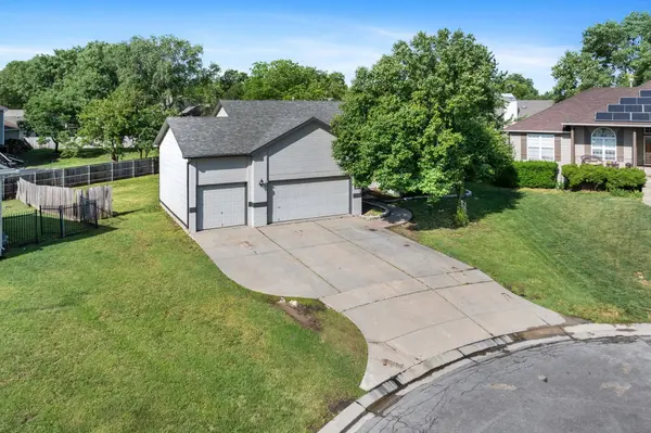 4359 N Rushwood Ct, Bel Aire, KS 67226
