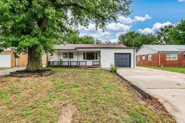 215 Hungerford Ave, Haysville, KS 67060